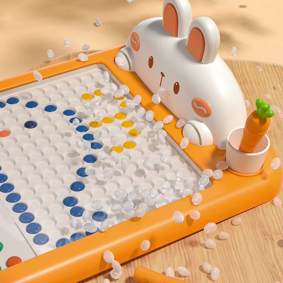 Tableau créatif avec épingles magnétiques – formes infinies et apprentissage